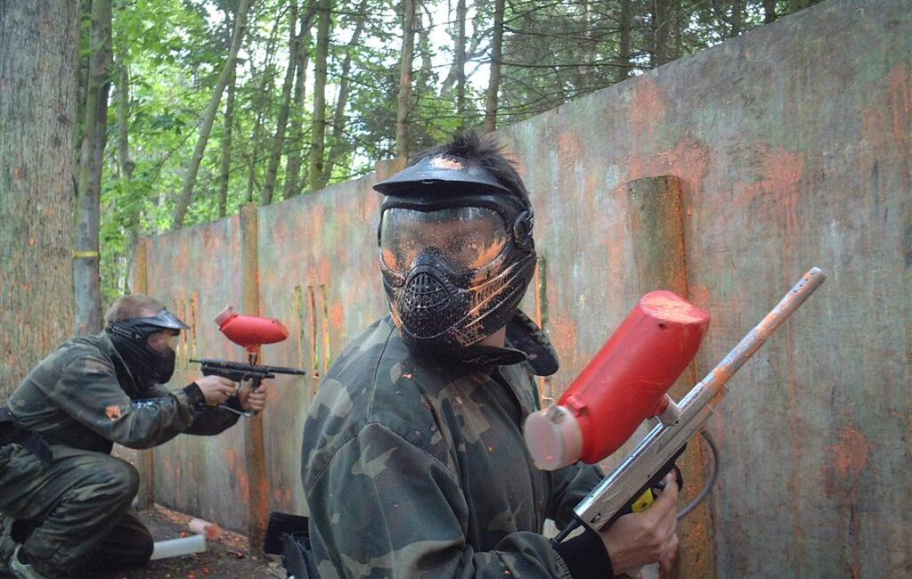 Paintball Infantil y splatmaster en Gijón. Polígono industrial Porceyo