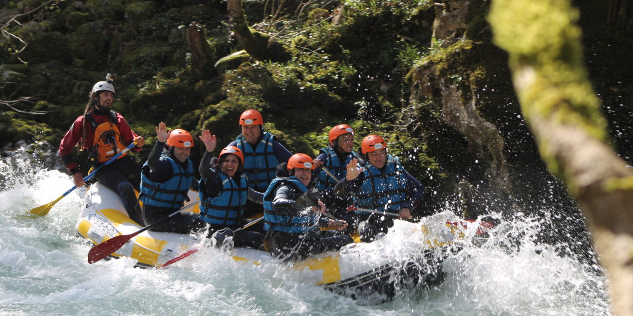 Rafting en el río Sella. Tramo Campurriondi a Estayos. Cangas de Onís. Asturias